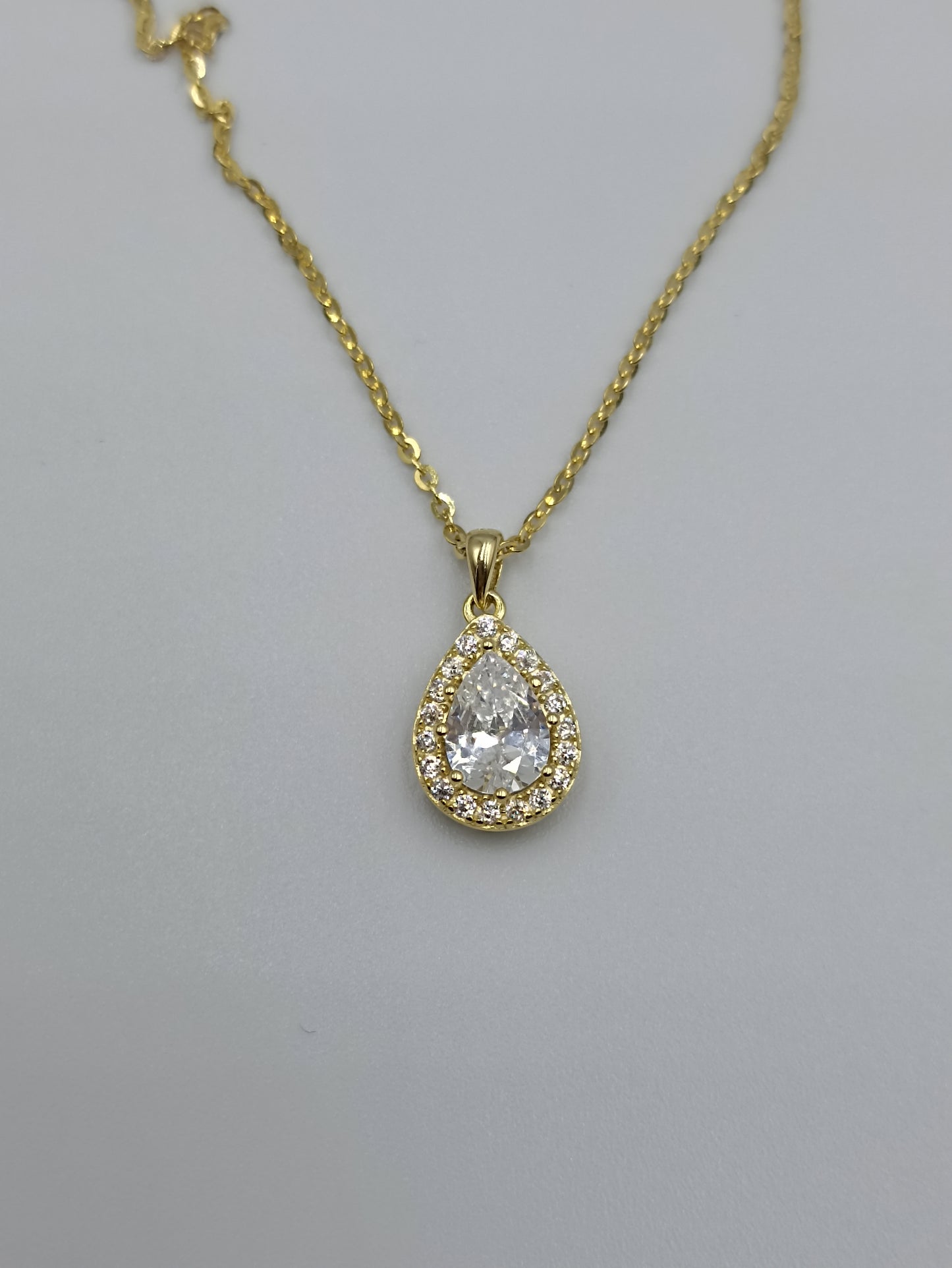 ΚΟΛΙΕ YELLOW GOLD ΣΕ ΣΧΗΜΑ ΔΑΚΡΥ - ΕΠΙΧΡΥΣΩΜΕΝΟ ΑΣΗΜΙ 925